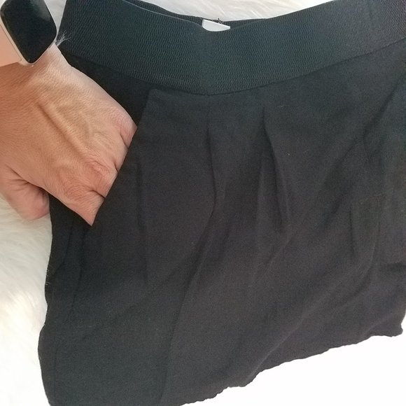 H&M Black & Olive Stripe Elastic Waist Shorts Bundle, 6 - Picture 5 of 7